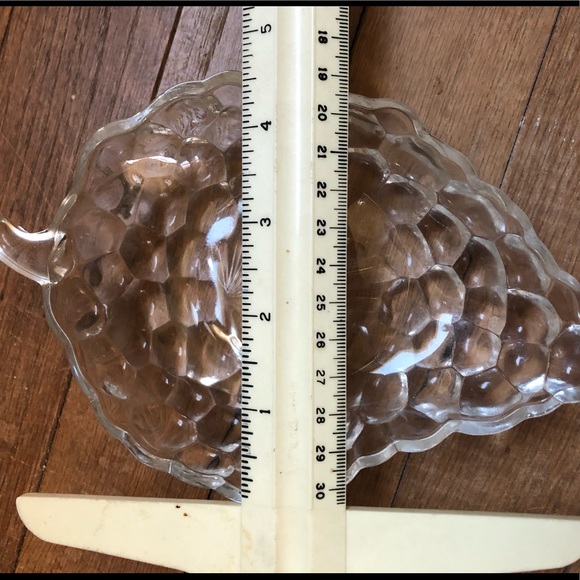 Vintage Anchor Hocking glass Grape Dish, Relish dish, Candy Bowl - many uses - Picture 6 of 13